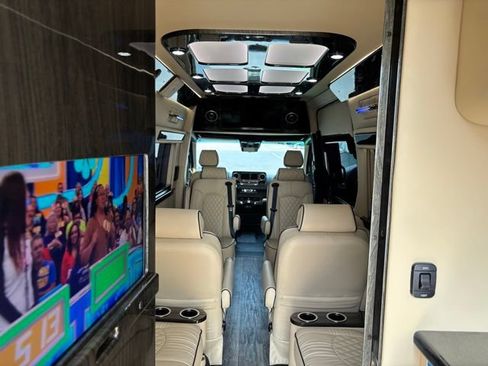 Used 2023 Mercedes-Benz Sprinter 3500 w/ Parking Package image 17
