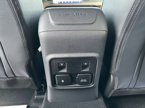 New 2024 Ford Bronco Outer Banks w/ Sasquatch Package AWD/4WD image 14