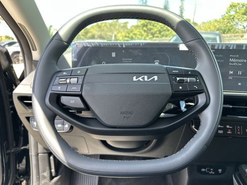 New 2025 Kia EV6 Light w/ Light LR Technology Package image 13