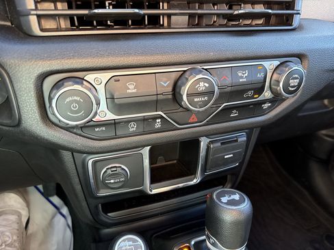 Used 2024 Jeep Wrangler Sport image 15