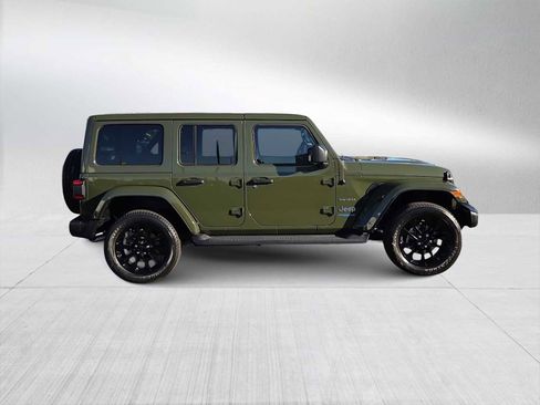 Used 2021 Jeep Wrangler Unlimited Sahara image 9