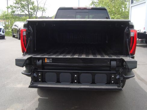Certified 2025 GMC Sierra 2500 Denali w/ Denali Reserve Package AWD/4WD image 6