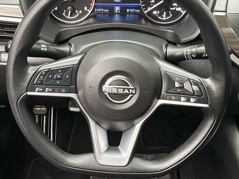 Used 2025 Nissan Altima 2.5 SV FWD image 13