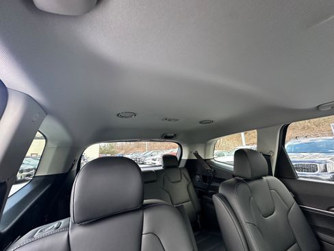 New 2025 Kia Telluride S image 24