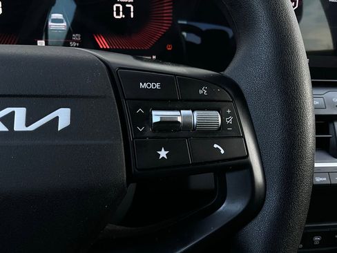 Used 2025 Kia K4 LXS image 34