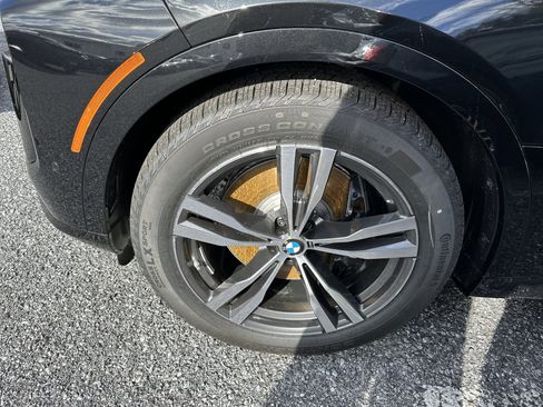 New 2026 BMW X7 M60i image 2