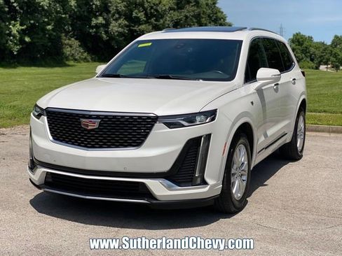 Used 2024 Cadillac XT6 Luxury w/ LPO, Floor Liner Package FWD image 3