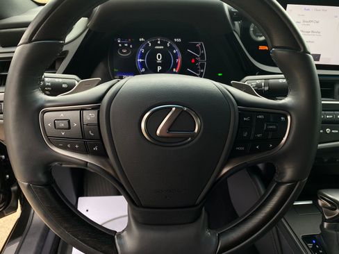 Used 2024 Lexus ES 350 Ultra Luxury w/ Accessory Package (Z2) image 20