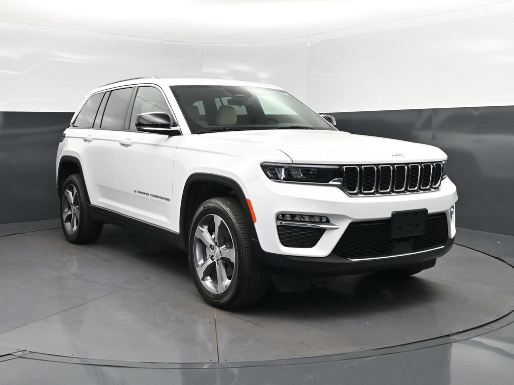 Used 2025 Jeep Grand Cherokee Limited RWD image 9