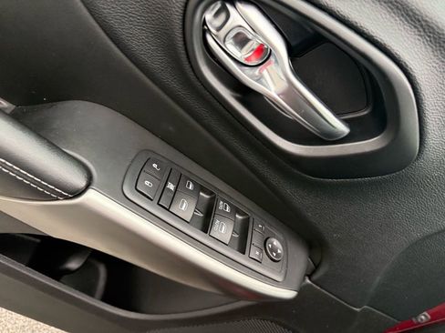 Used 2021 Jeep Cherokee Latitude Lux 80th Anniv w/ Quick Order Package 26U 80TH image 12