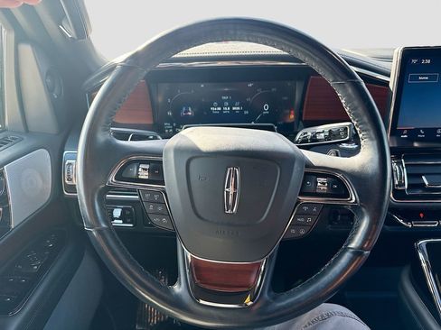 Used 2023 Lincoln Navigator L Reserve image 11