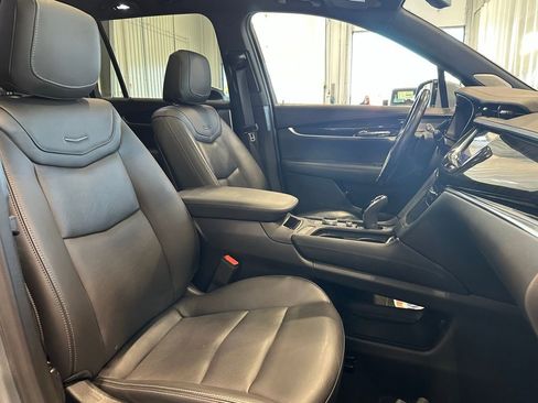 Used 2023 Cadillac XT6 Premium Luxury image 33