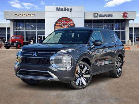 Used 2025 Mitsubishi Outlander AWD image 5