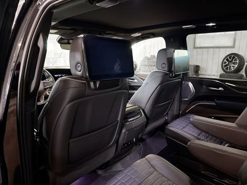 Used 2024 Cadillac Escalade ESV Premium Luxury Platinum AWD/4WD image 9