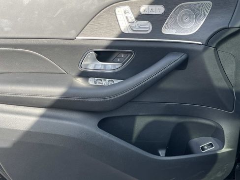 Used 2025 Mercedes-Benz GLE 350 4MATIC image 17