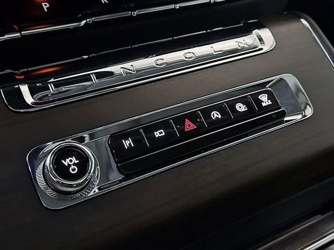 Used 2025 Lincoln Aviator Reserve w/ Equipment Group 201A AWD/4WD image 28