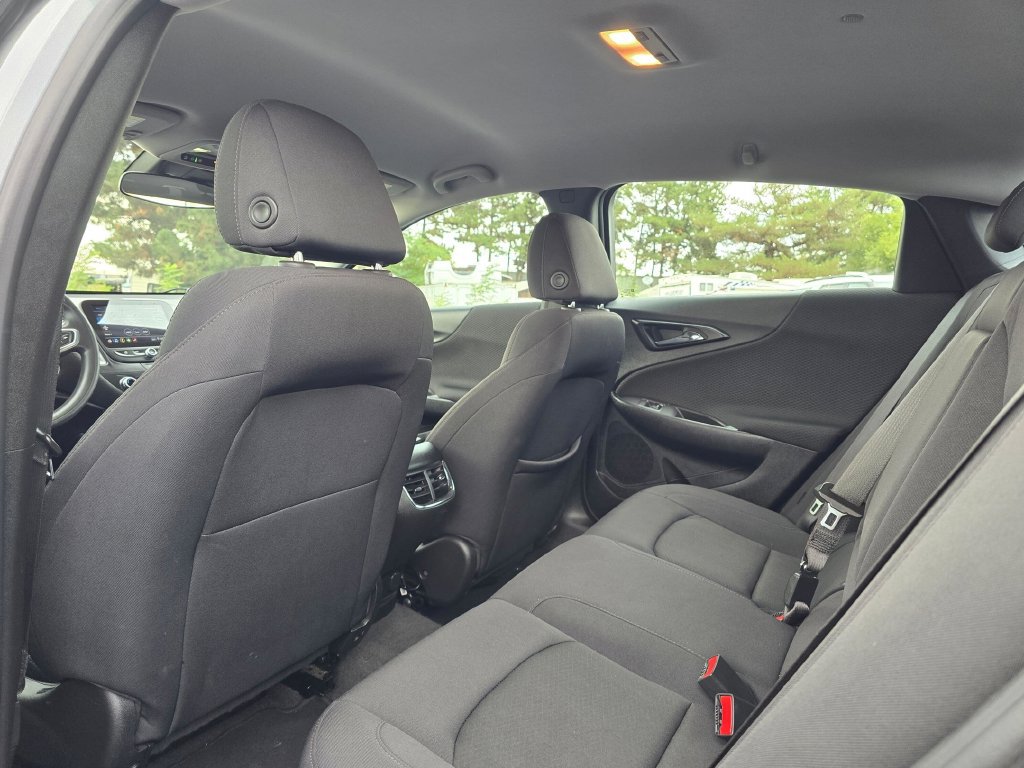 Used 2024 Chevrolet Malibu LT FWD image 12