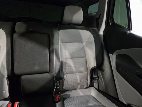 Used 2023 GMC Terrain SLE image 14