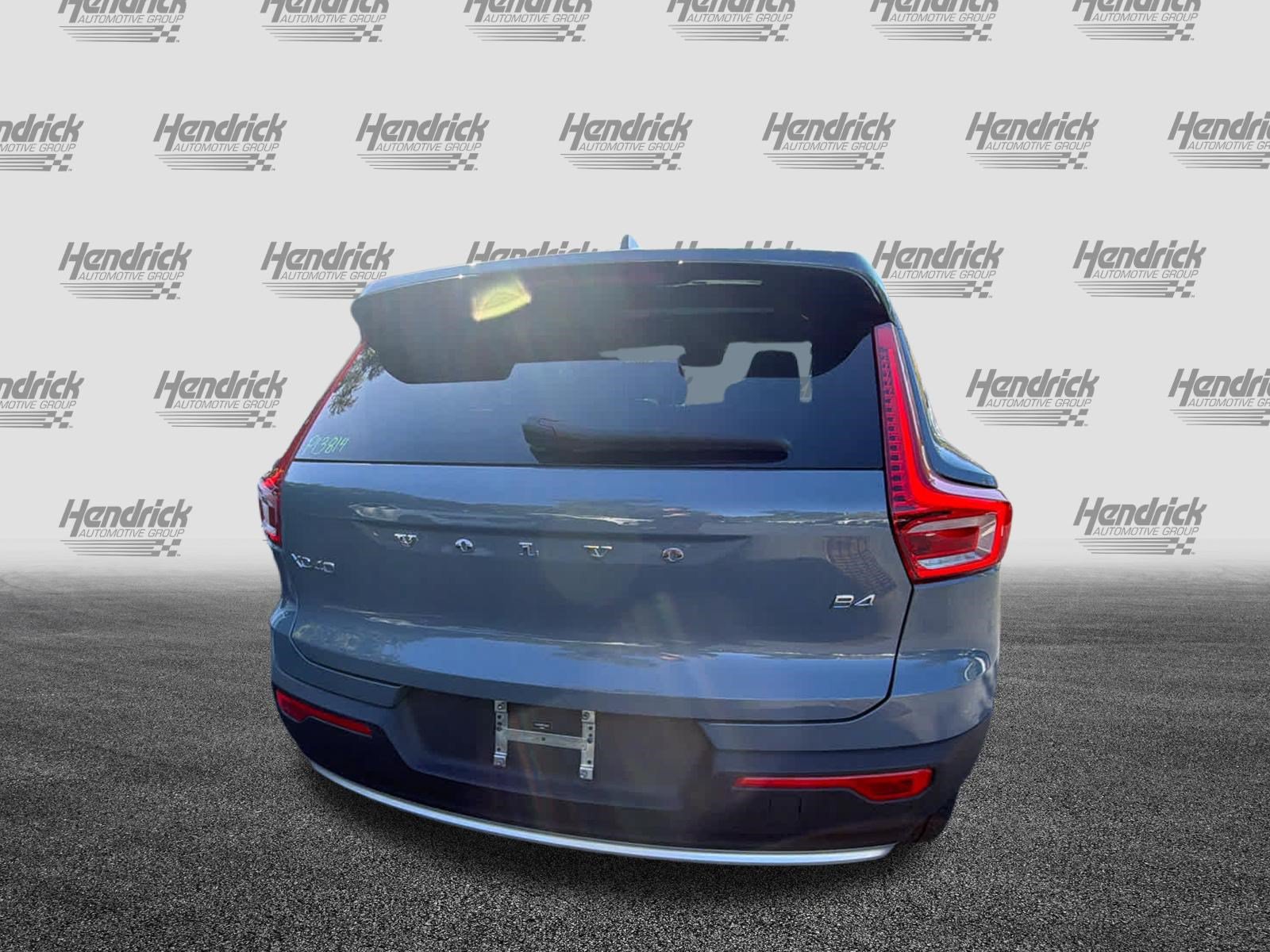 Used 2023 Volvo XC40 B4 Plus w/ Protection Package Premier FWD image 11
