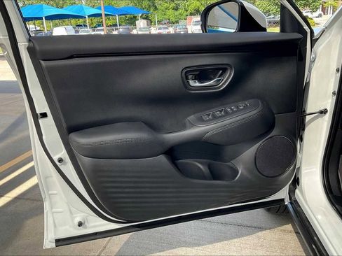 New 2026 Honda HR-V LX image 10