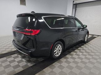 Used 2024 Chrysler Pacifica Touring-L video 2