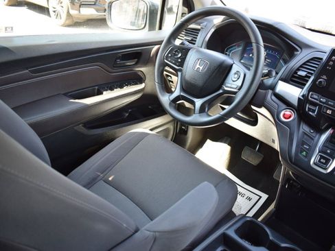 Used 2019 Honda Odyssey EX image 12