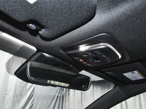 Used 2024 Toyota Crown AWD/4WD image 37