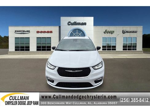 New 2026 Chrysler Pacifica Limited image 8