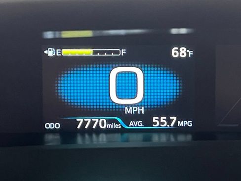 Certified 2022 Toyota Prius LE FWD image 34