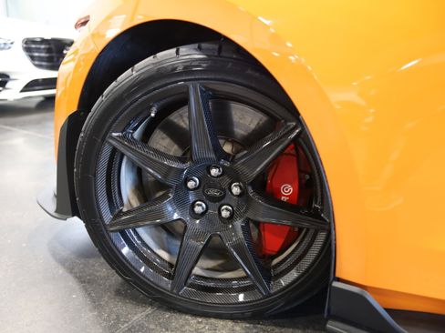 Used 2021 Ford Mustang Shelby GT500 w/ Carbon Fiber Track Pack RWD image 13
