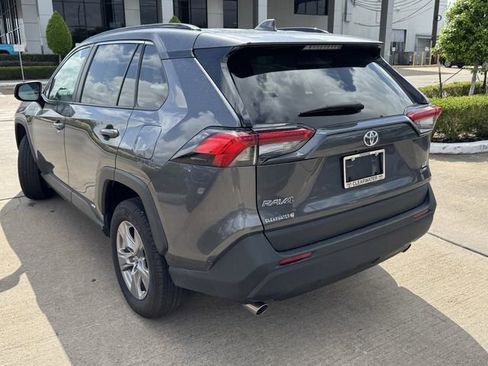 Used 2025 Toyota RAV4 LE image 7