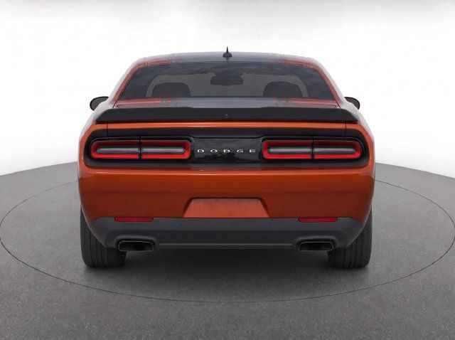 Used 2016 Dodge Challenger R/T RWD image 5