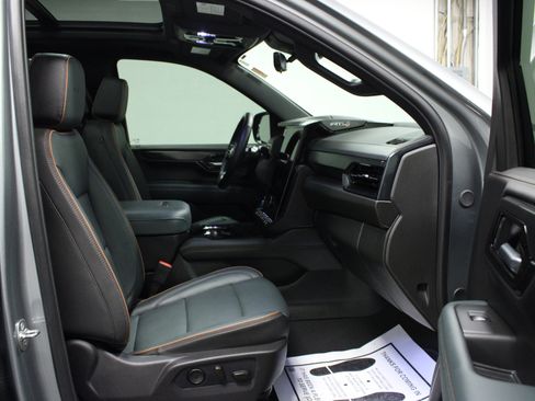Used 2026 GMC Yukon AT4 w/ AT4 Premium Plus Package AWD/4WD image 18