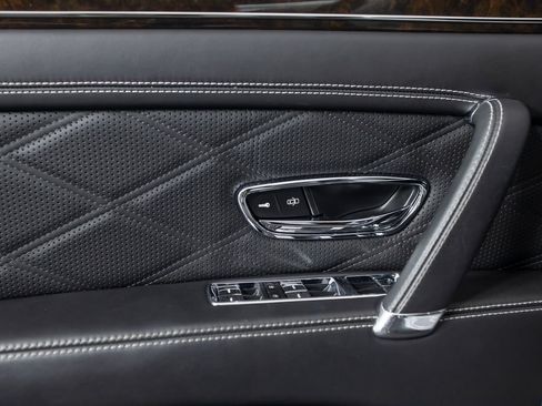 Used 2014 Bentley Flying Spur W12 AWD/4WD image 31