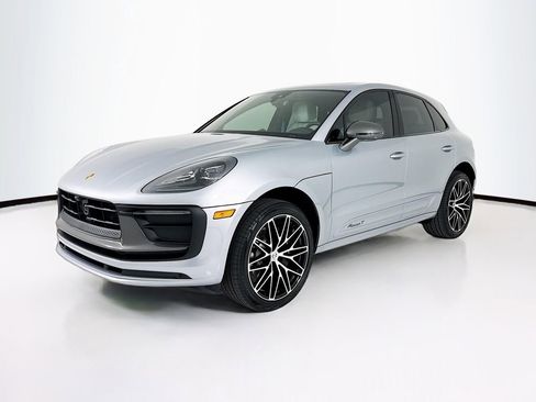 New 2026 Porsche Macan Turbo image 1