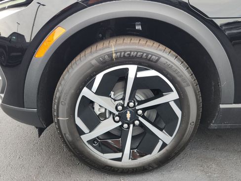 New 2026 Chevrolet Equinox EV LT image 4