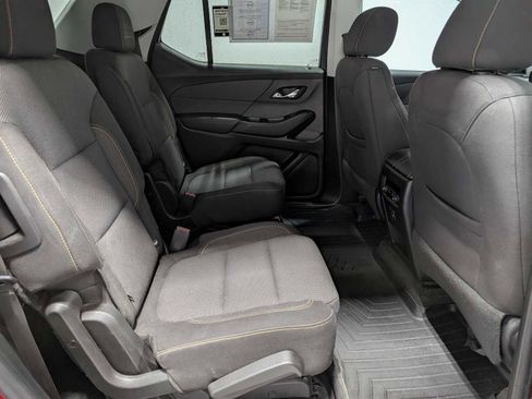 Used 2020 Chevrolet Traverse LT image 39