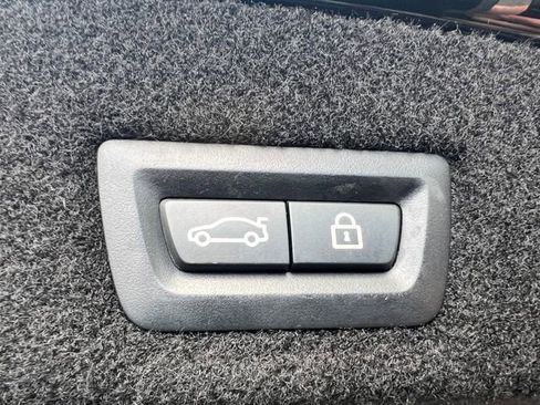 Used 2018 BMW 740i image 31