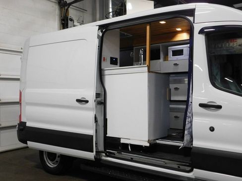 Used 2019 Ford Transit 250 148 Medium Roof image 33