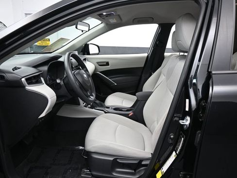 Used 2022 Toyota Corolla Cross L FWD image 11