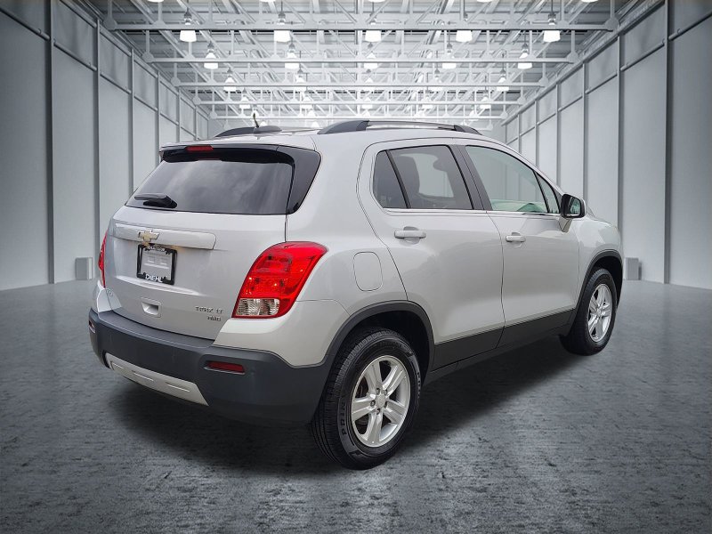 Used 2016 Chevrolet Trax LT w/ LT Convenience Package AWD/4WD image 7