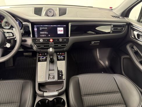 New 2026 Porsche Macan Turbo AWD/4WD image 28