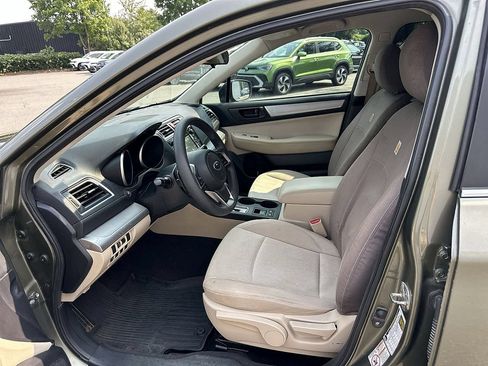 Used 2018 Subaru Outback 2.5i AWD/4WD image 12