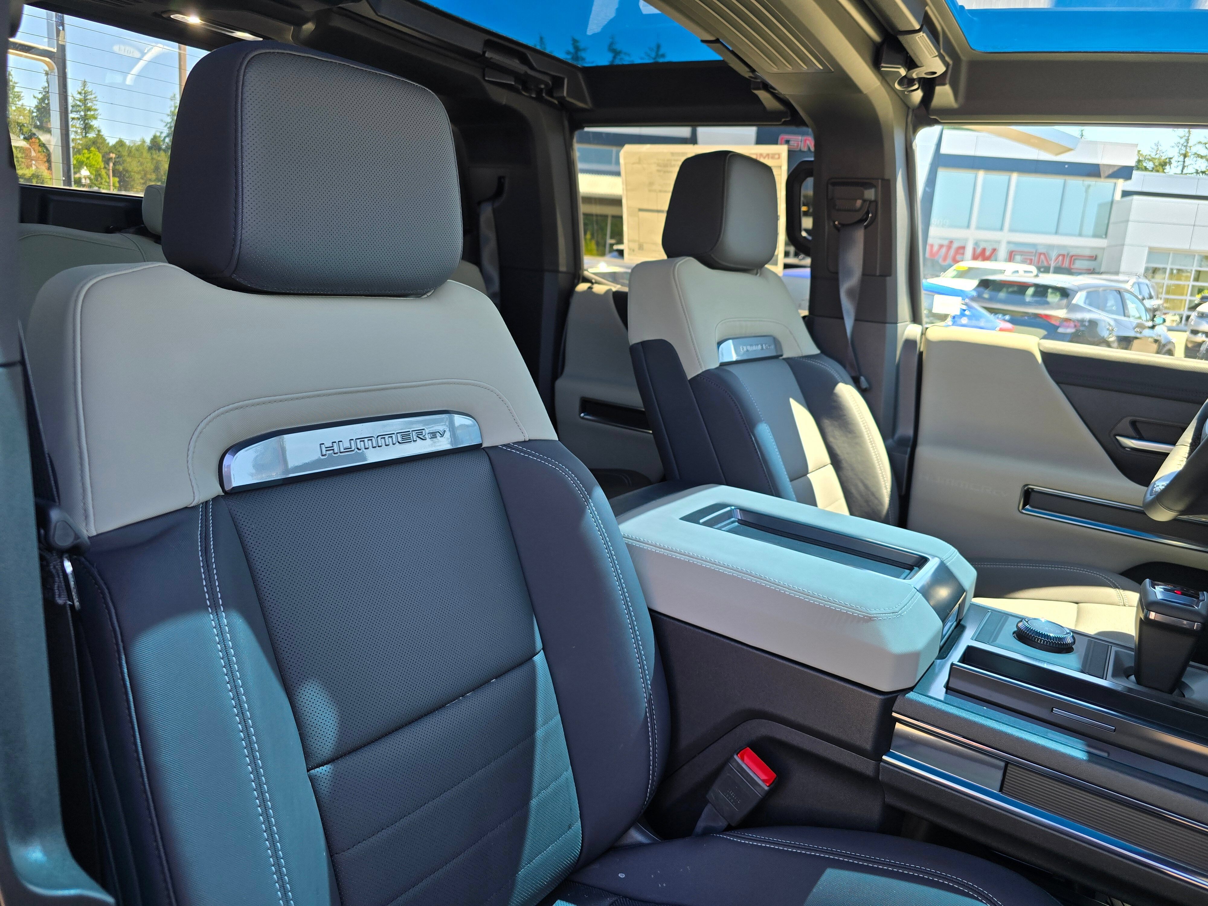 New 2026 GMC Hummer EV 4x4 Crew Cab w/ LPO, Dark Essentials Package image 10