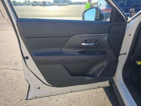 Certified 2025 Nissan Kicks SR FWD image 20
