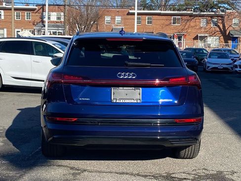 Used 2022 Audi e-tron Premium image 4