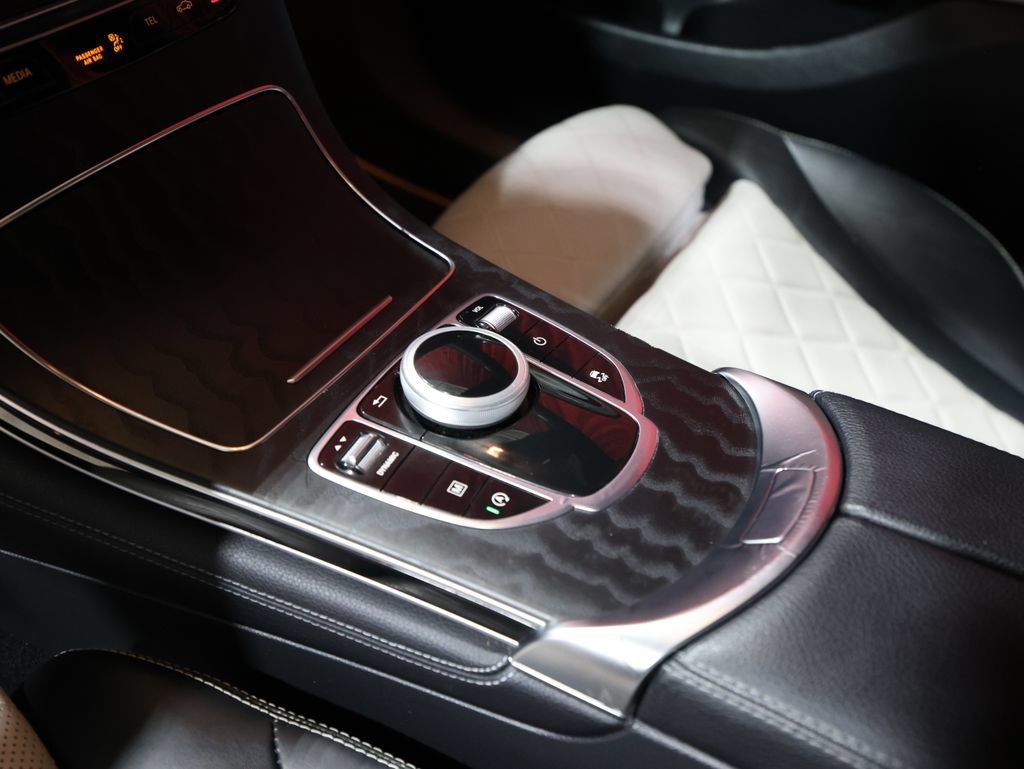 Used 2019 Mercedes-Benz GLC 300 image 21