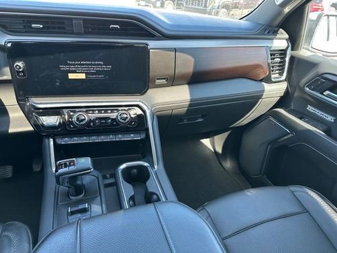 Used 2024 GMC Sierra 1500 Denali w/ Denali Reserve Package AWD/4WD image 10