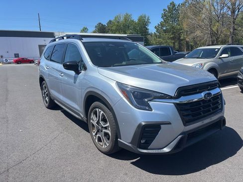 Used 2024 Subaru Ascent Limited w/ Technology Package AWD/4WD image 3