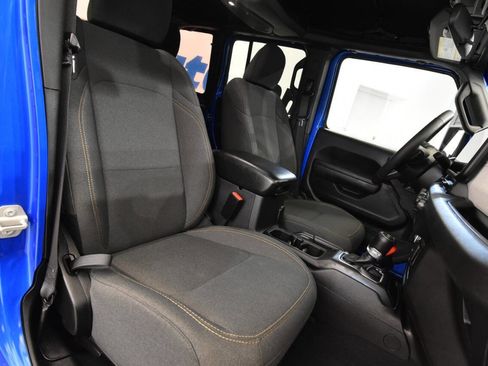 Used 2024 Jeep Wrangler Unlimited w/ Convenience Group AWD/4WD image 20